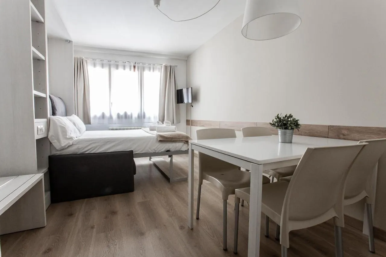 Outdoor Apartaments - Basecamp Andorra la Vella 0*,  Andorra